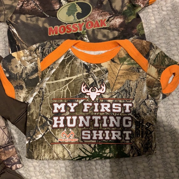 Under armour hunting camo sweatsuit - Picture 2 of 7